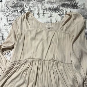 Loft outlet size medium, beige, three-quarter sleeve blouse